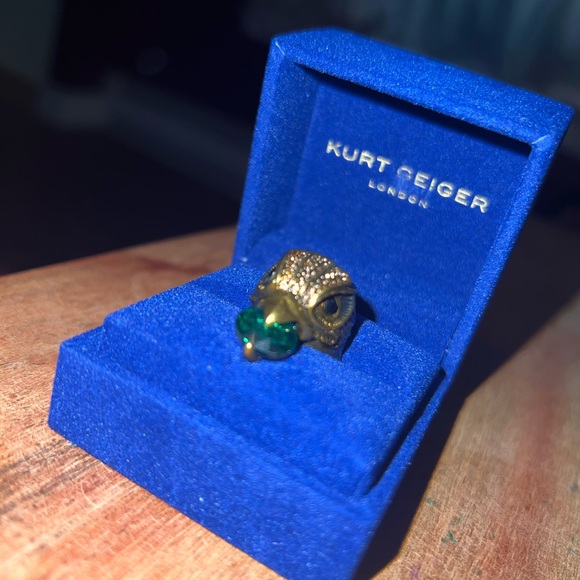 Kurt Geiger Gold Eagle Ring with Blue Gem - Picture 8 of 8